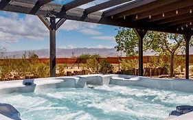 Cheerful 2Bedroom Home With Hot Tub And Cowboy Pool In Joshua Tree